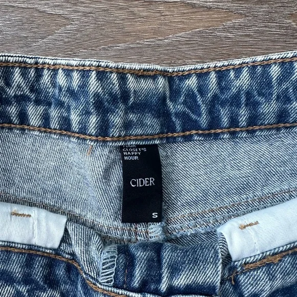 brand new cider distressed ripped light wash straight leg jeans with raw hem - Picture 2 of 7